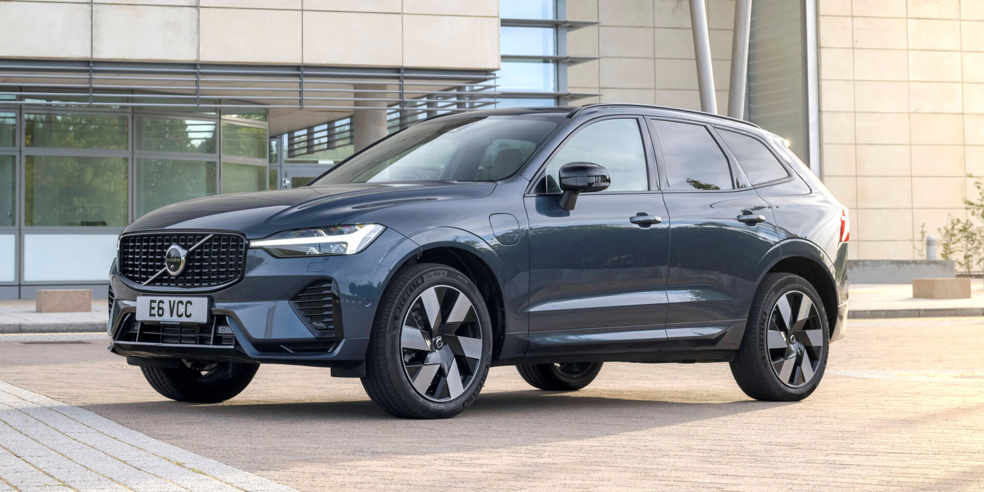 VOLVO C90